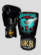 SKS Empire Bokshandschoenen - Sak Yant - Stickerbomb - Zwart / Blauw