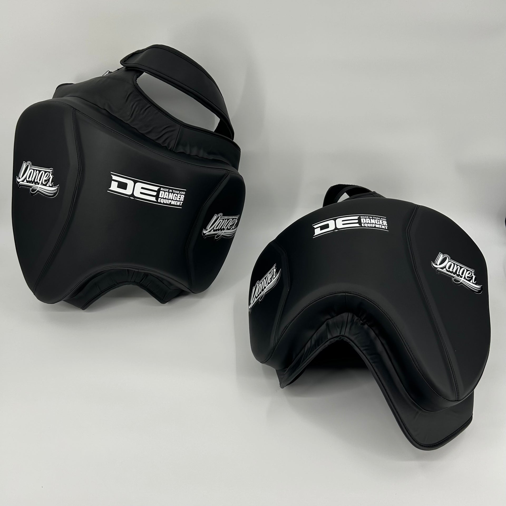 Danger Thigh Pads - Iron Man Leg Shield - 1 paar - zwart
