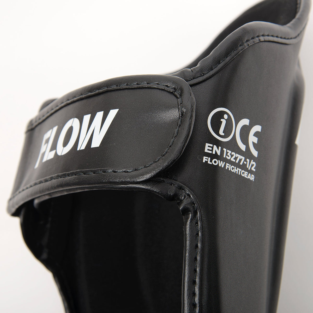 Flow Classic Thai Scheenbeschermers - Zwart