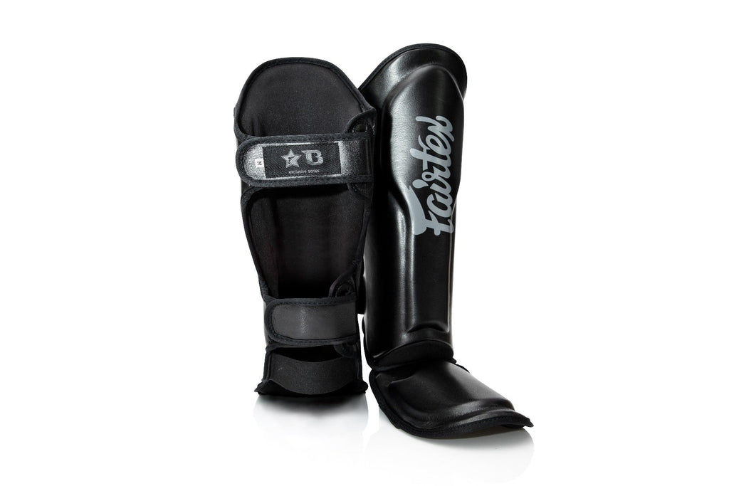 Fairtex X Booster Scheenbeschermers - FXB SG - Zwart/Grijs